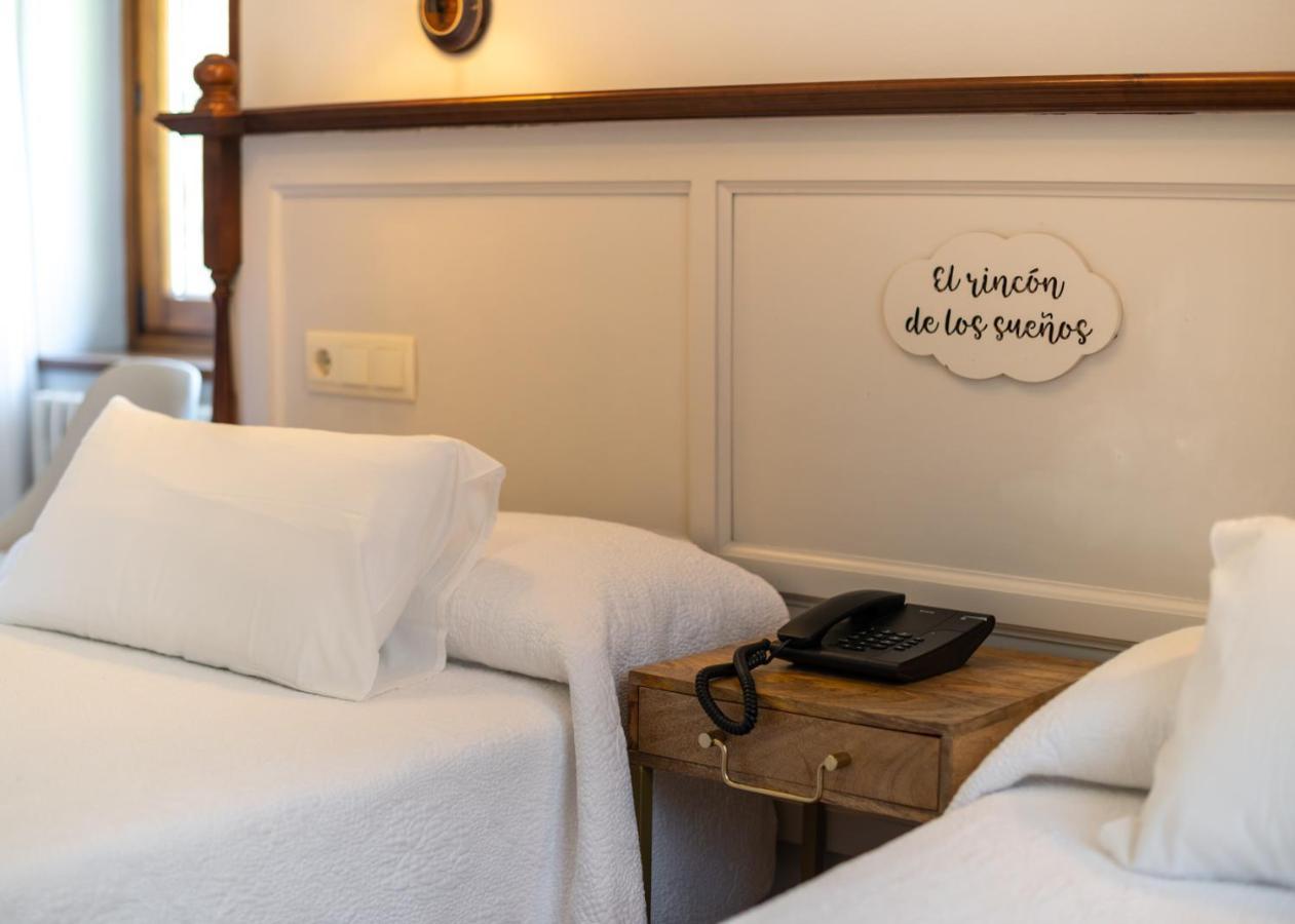 Logis Hotel Restaurante La Casa De Juansabeli Arenas De Cabrales Ngoại thất bức ảnh