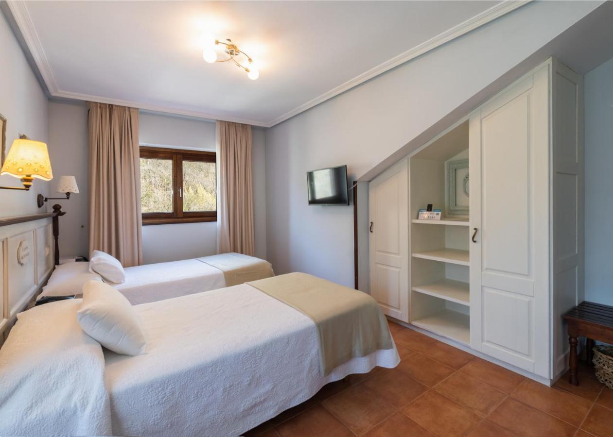 Logis Hotel Restaurante La Casa De Juansabeli Arenas De Cabrales Ngoại thất bức ảnh