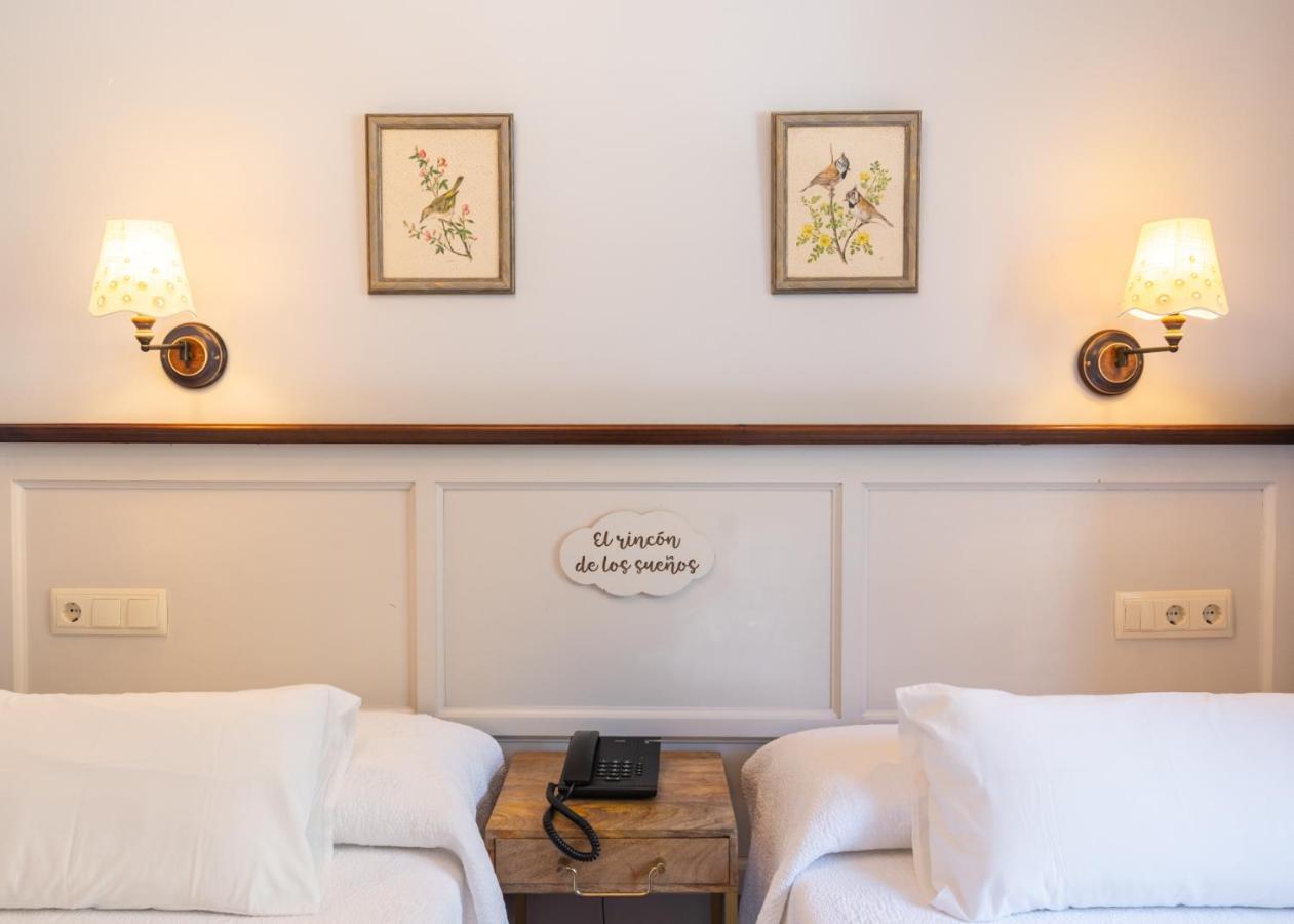 Logis Hotel Restaurante La Casa De Juansabeli Arenas De Cabrales Ngoại thất bức ảnh