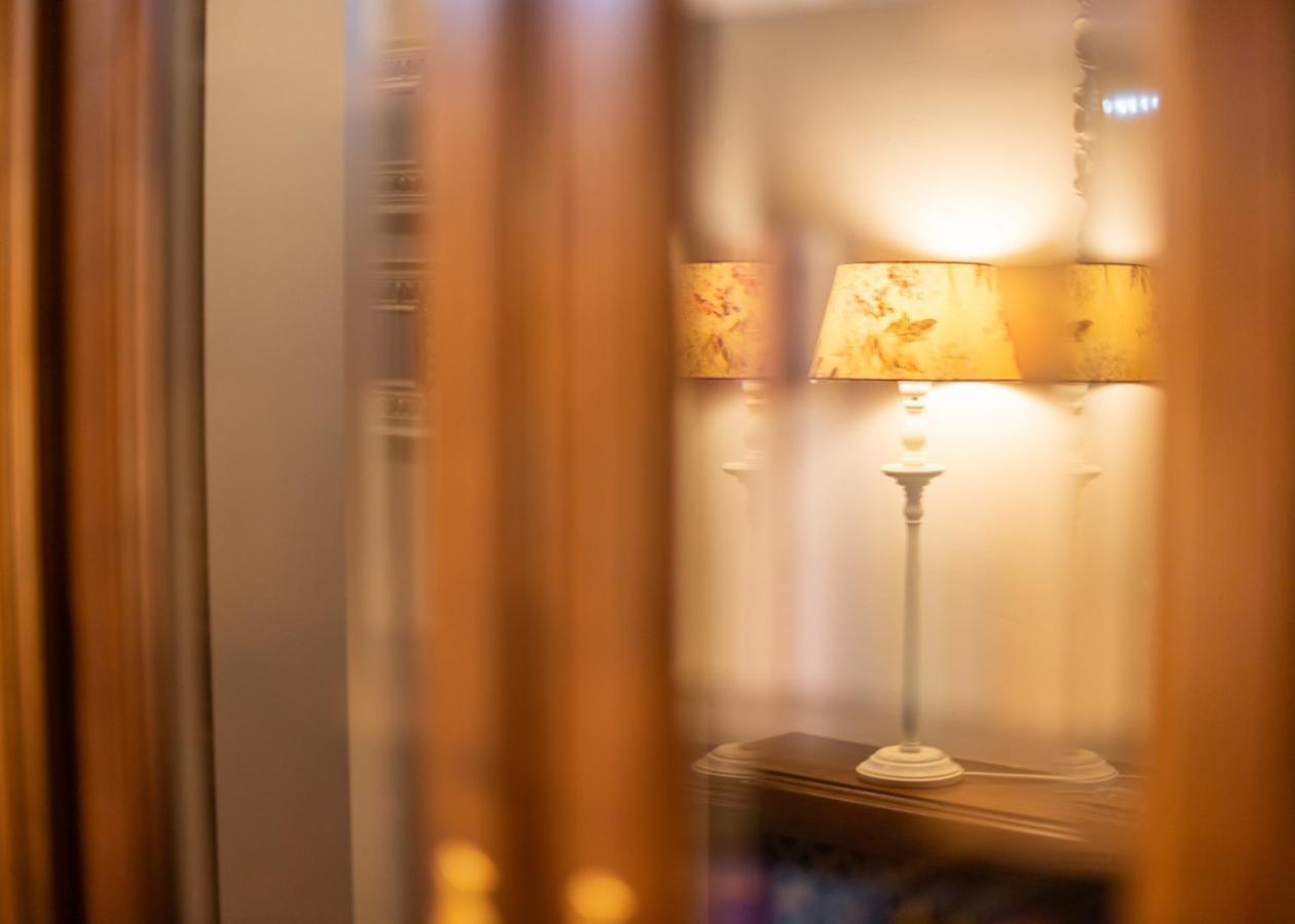 Logis Hotel Restaurante La Casa De Juansabeli Arenas De Cabrales Ngoại thất bức ảnh