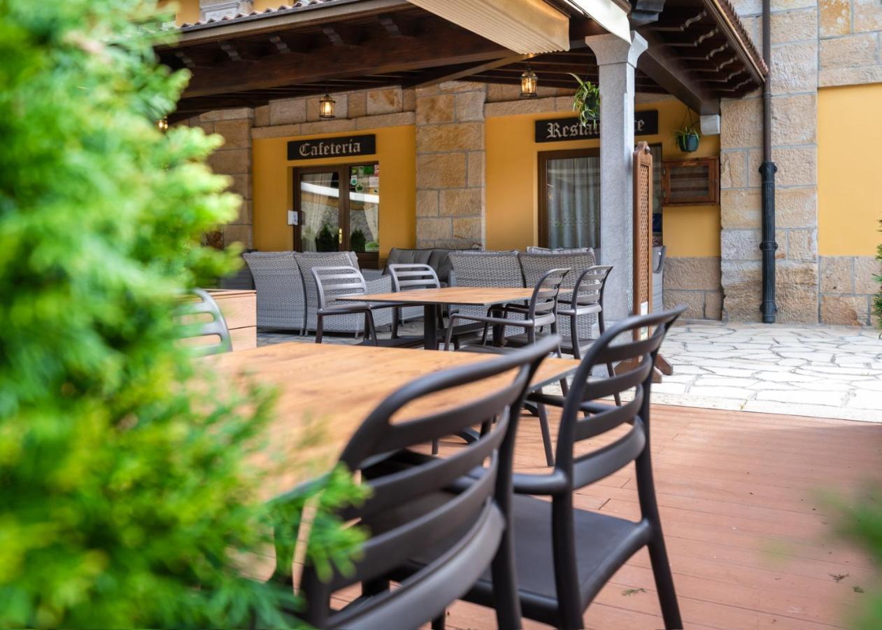 Logis Hotel Restaurante La Casa De Juansabeli Arenas De Cabrales Ngoại thất bức ảnh