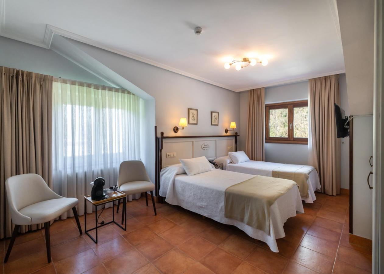 Logis Hotel Restaurante La Casa De Juansabeli Arenas De Cabrales Ngoại thất bức ảnh