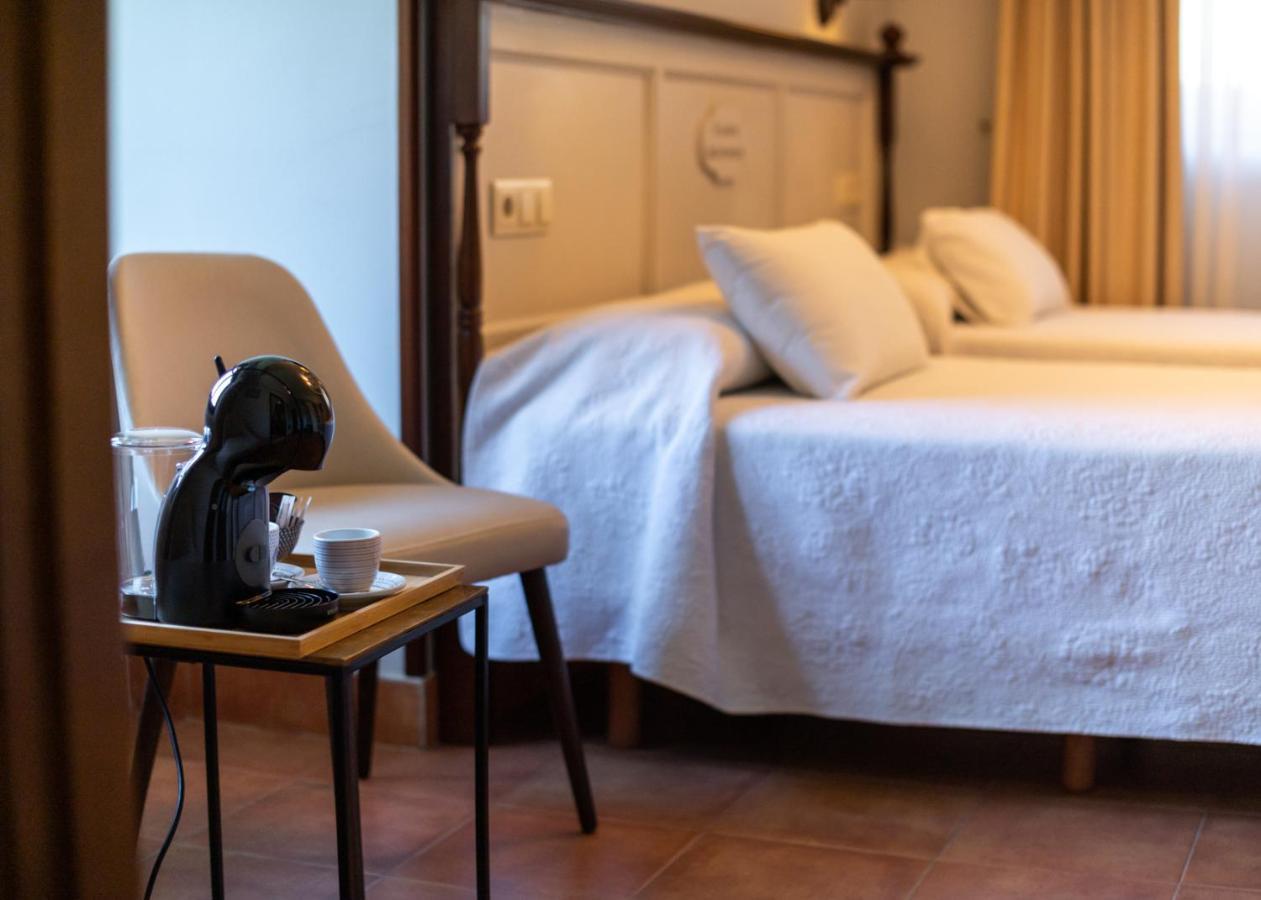 Logis Hotel Restaurante La Casa De Juansabeli Arenas De Cabrales Ngoại thất bức ảnh