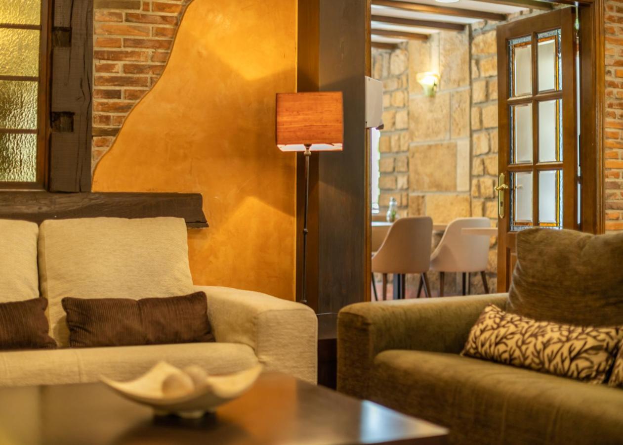 Logis Hotel Restaurante La Casa De Juansabeli Arenas De Cabrales Ngoại thất bức ảnh